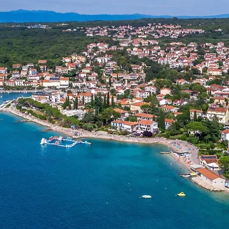 And With Parking Space Malinska, Krk - 18193 Gostinjska kuća 3*
