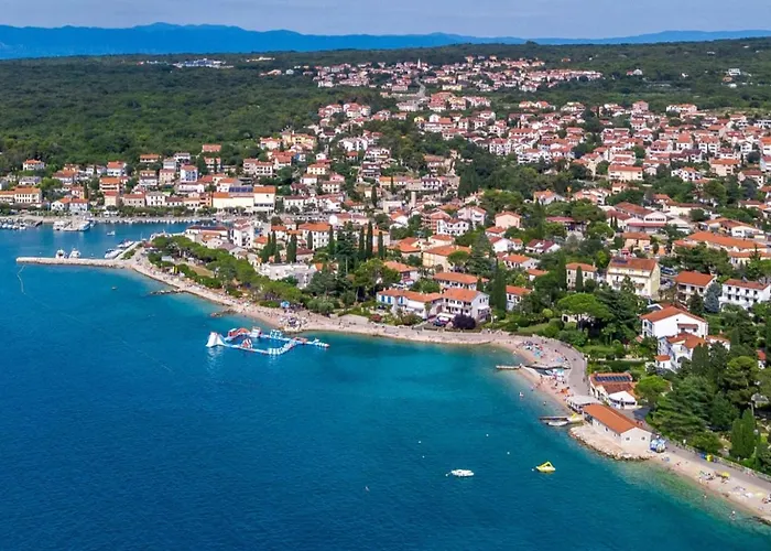 And With Parking Space Malinska, Krk - 18193 Gostinjska kuća 3*